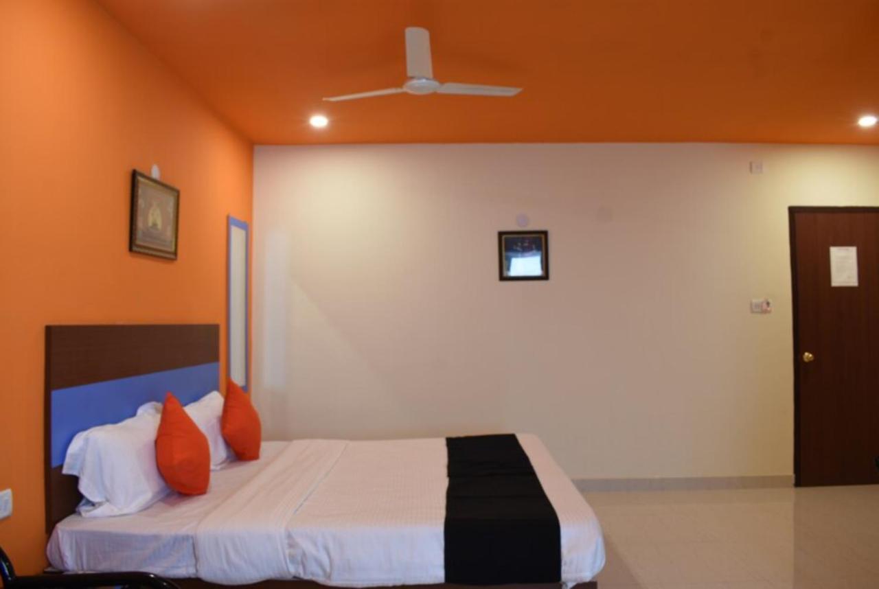 Goroomgo Hotel Planet Bhubaneswar Extérieur photo